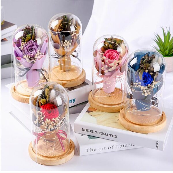 Mini bouquet in glass dome